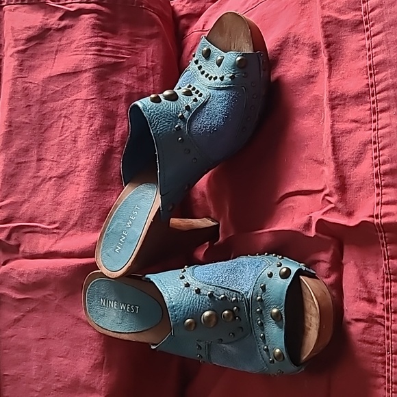 Nine West Teal Heels - Picture 1 of 8